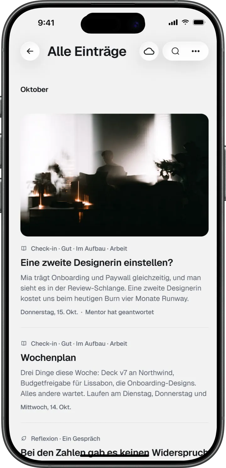 Journal mit Einträgen, Fotos und Check-in-Markierungen